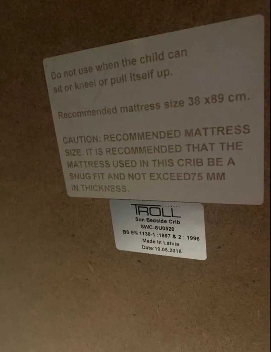 Troll Bedside Crib - Image 4