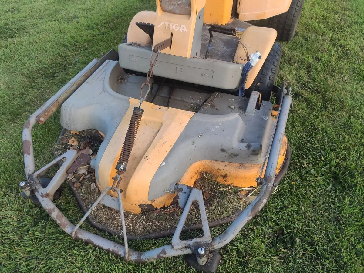 Stiga park diesel 4wd lawnmower - Image 4