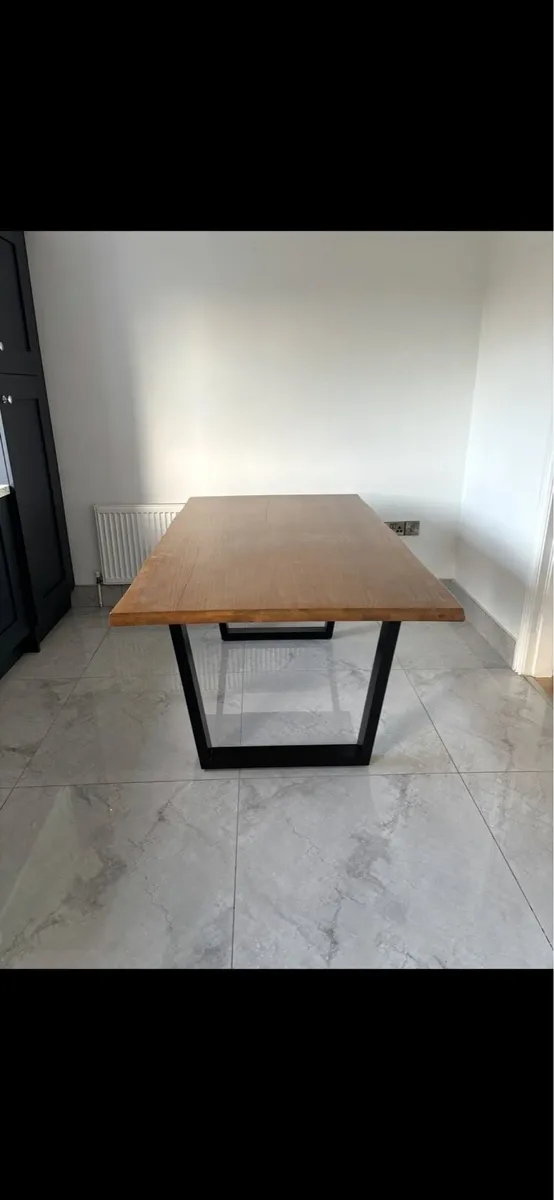 Dining table - Image 2