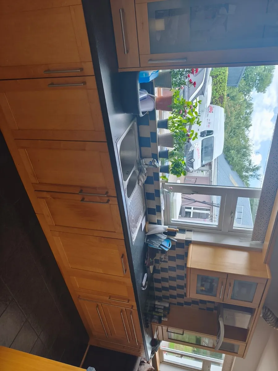 Kitchen and utility room - Image 3