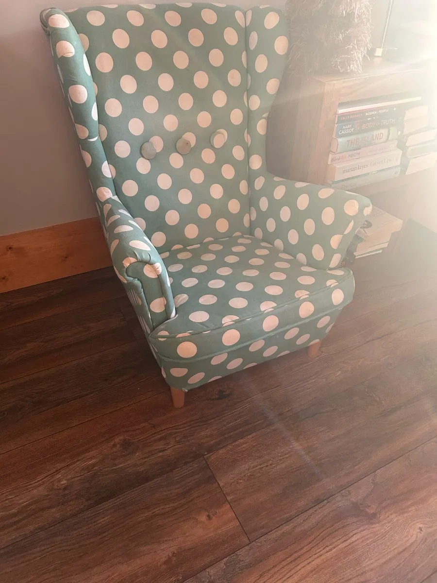 Child’s high back chair - Image 4