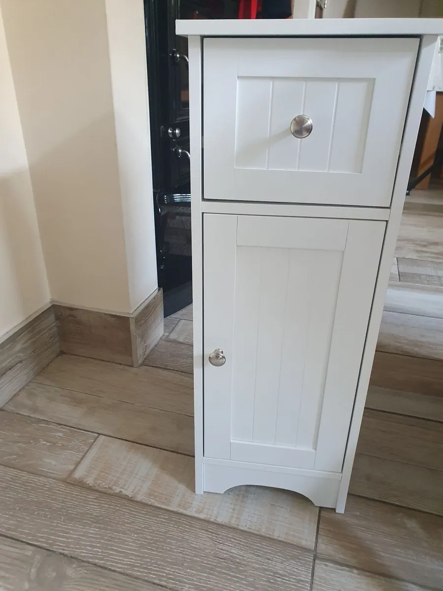 Bathroom unit - Image 2
