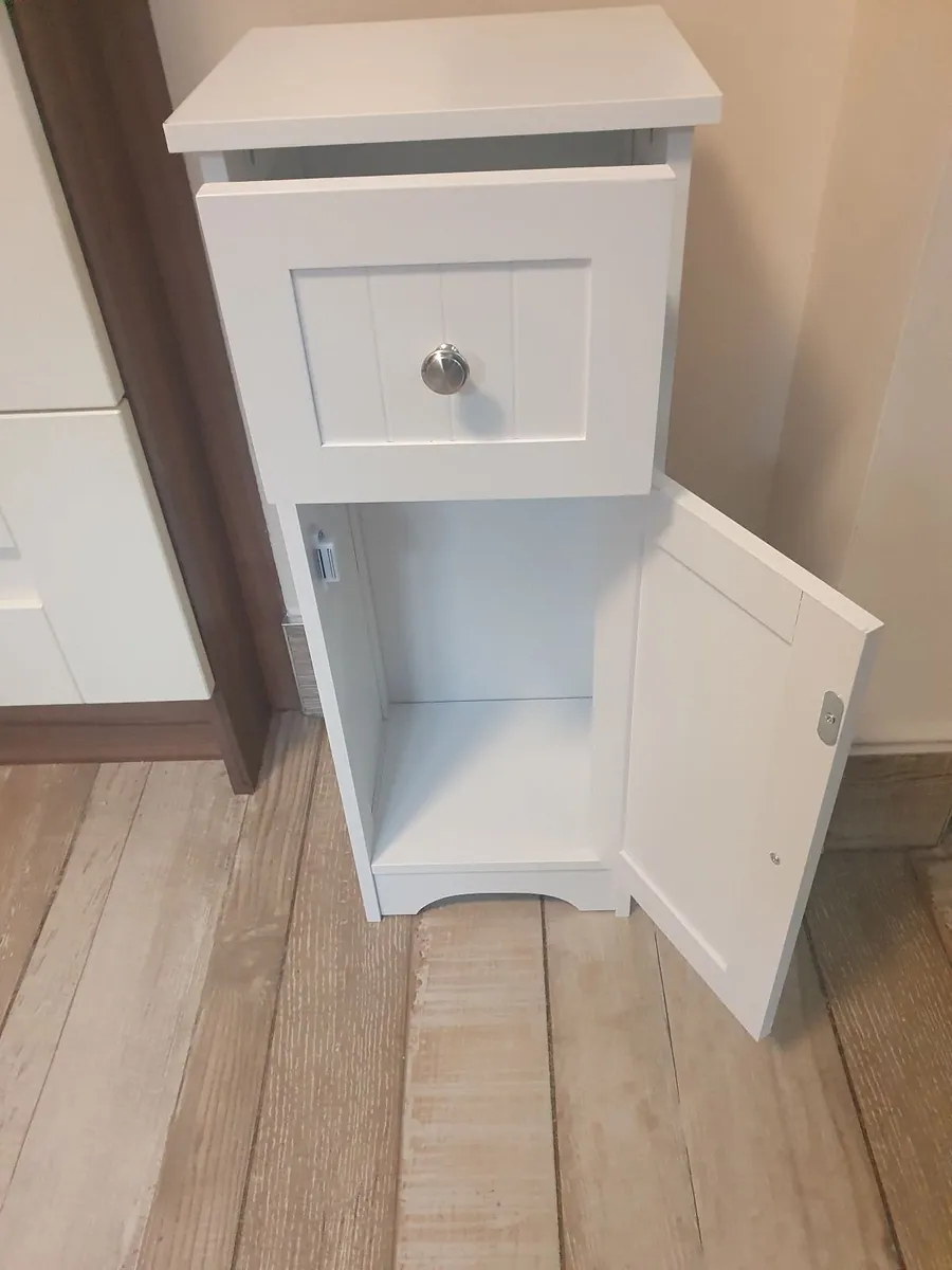 Bathroom unit - Image 3