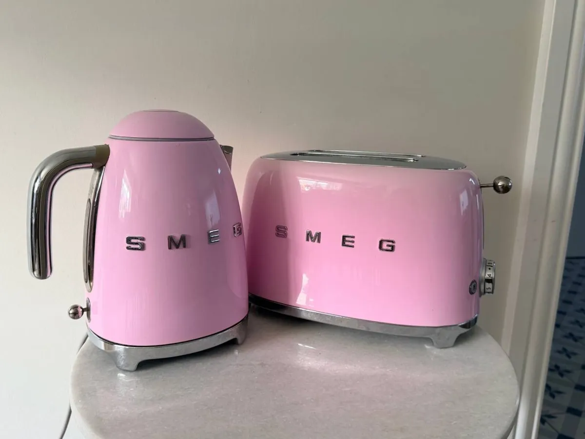 SMEG kettle & toaster 2 slots bundle - Image 1