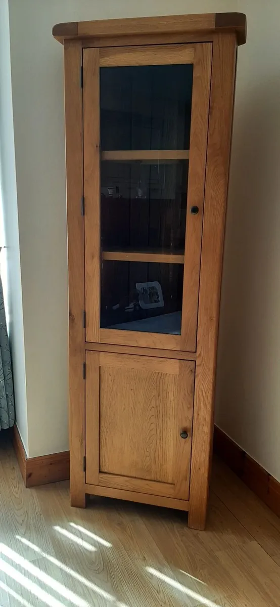 Oak corner cabinet - Image 1