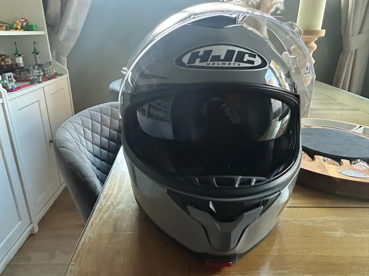 Hjc helmet   Xl 60-61 - Image 1