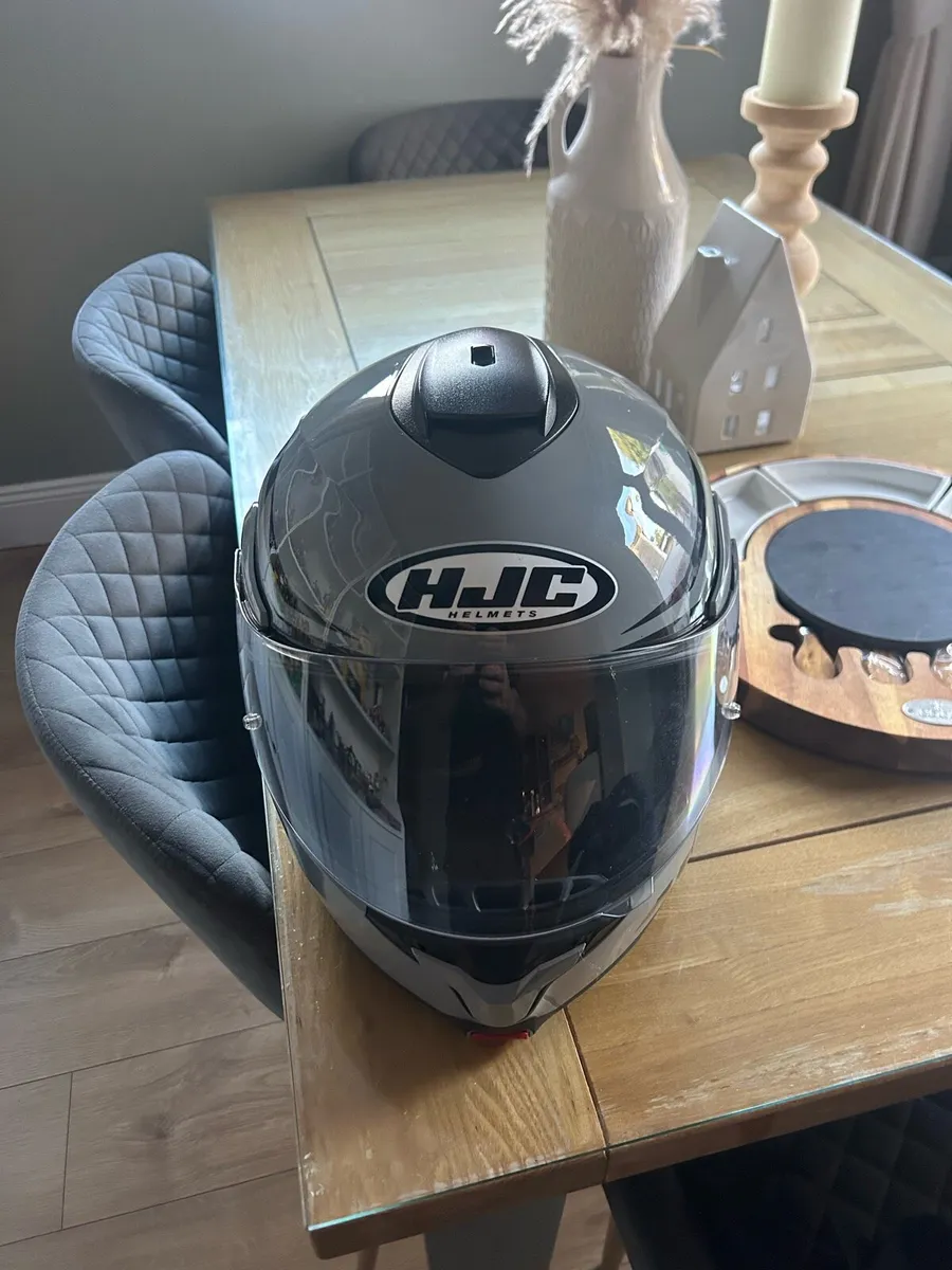 Hjc helmet   Xl 60-61 - Image 2