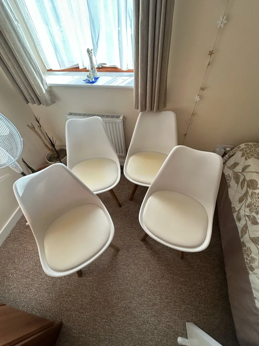4 Kitchen Chairs – Good Condition - Image 1
