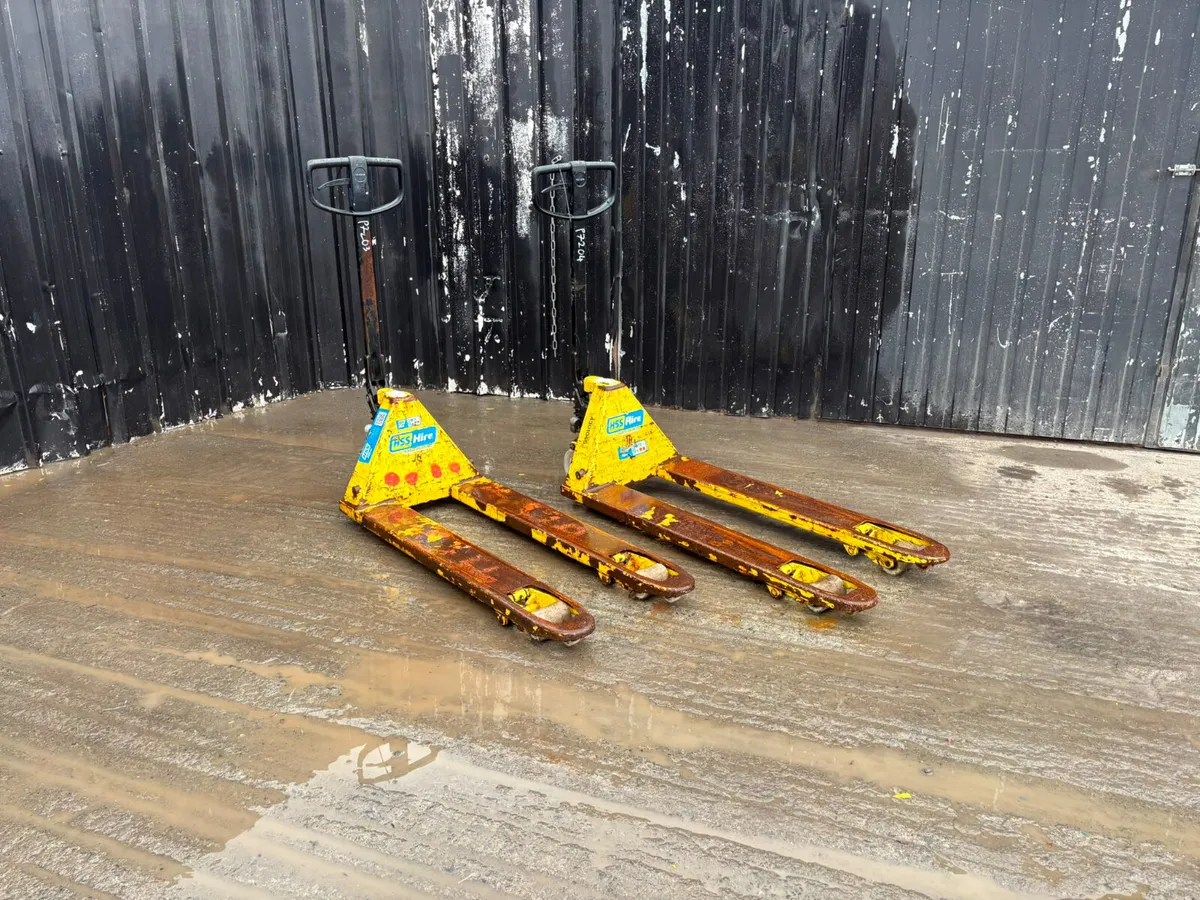 Pallet Truck - Image 1