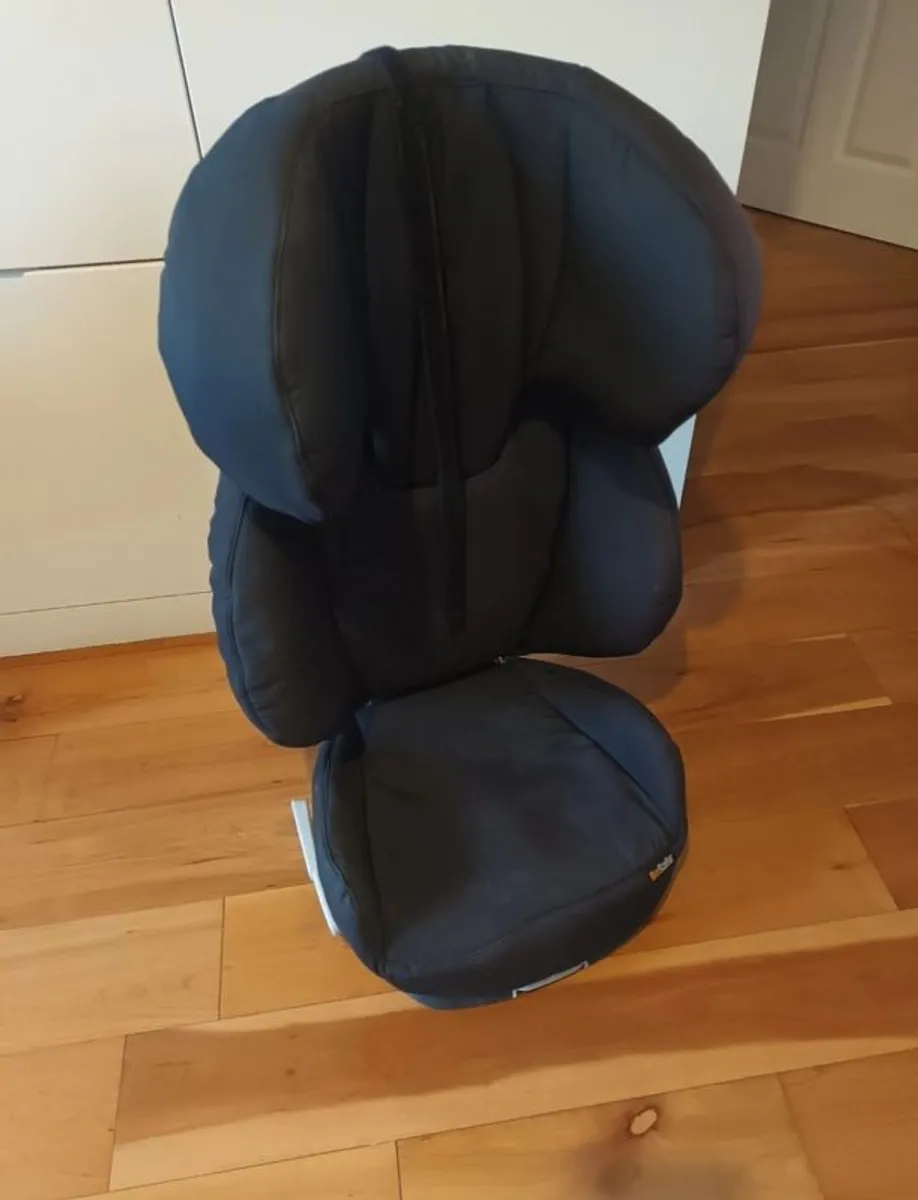 iZi Up Fix by BeSafe Car Seat - Image 1