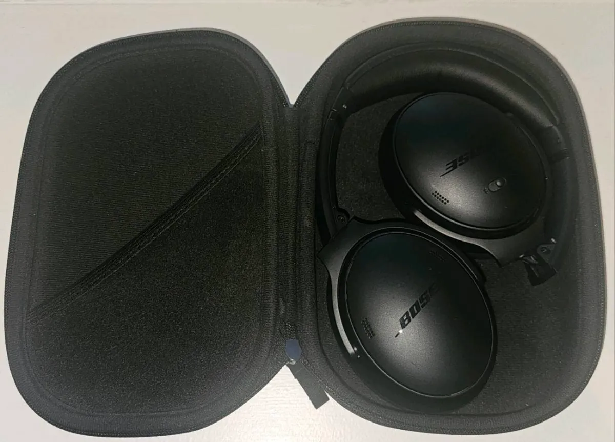 Bose Headphone - Image 1