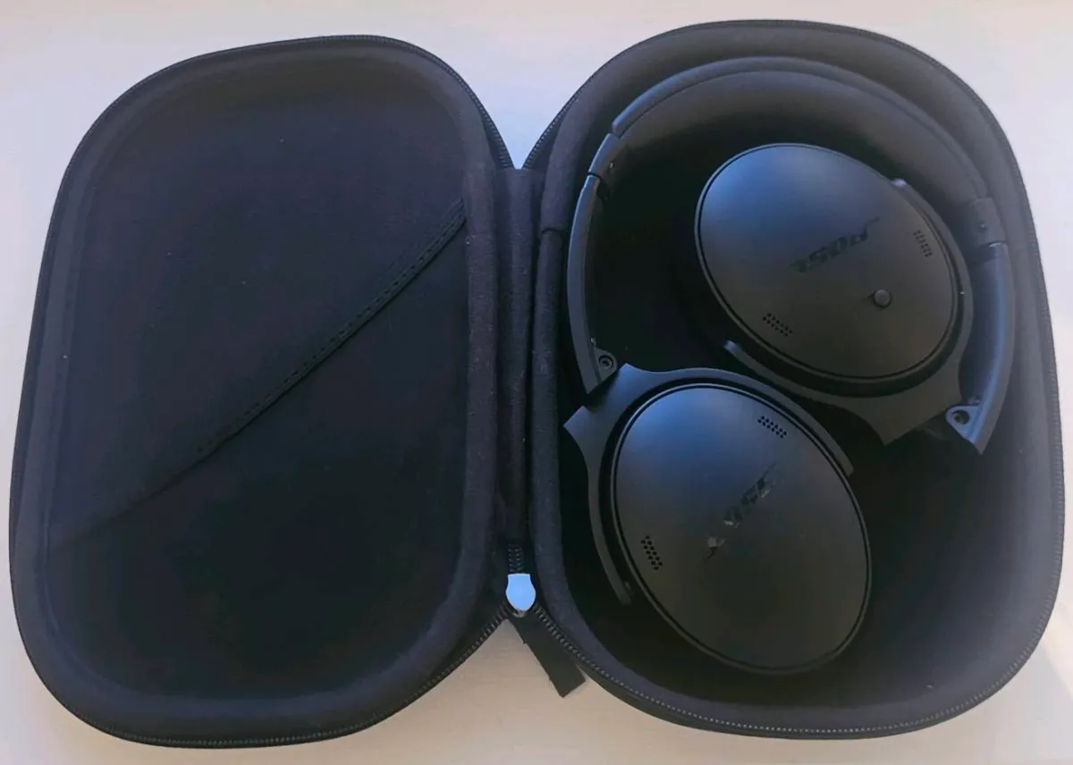 Bose Headphone - Image 2