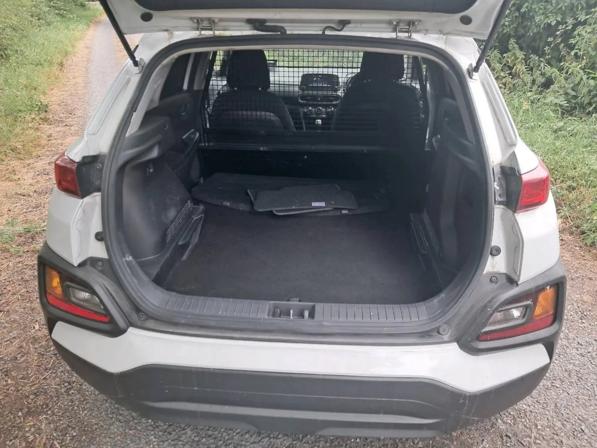 2020 Hyundai Kona -2 seater 1.5  diesel - Image 3