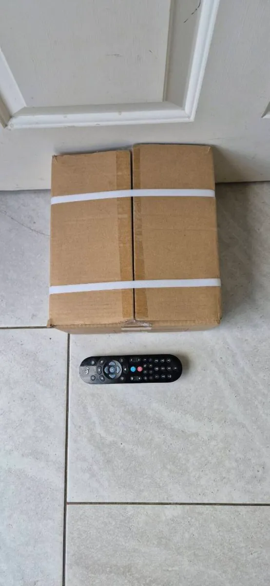2xbrand new sets of dumbbells - Image 4