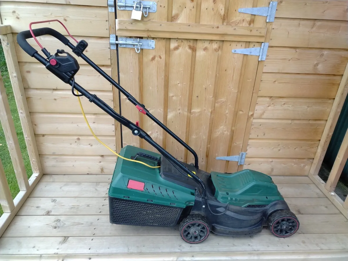 1200watt Electric Light Weight Mower €30 - Image 4
