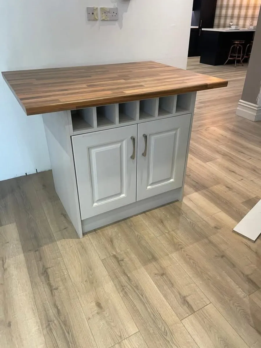 Surplus stock kitchen islands - Image 3