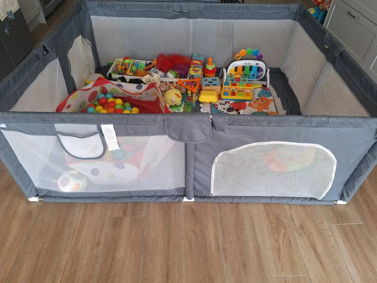 Play pen - Image 3