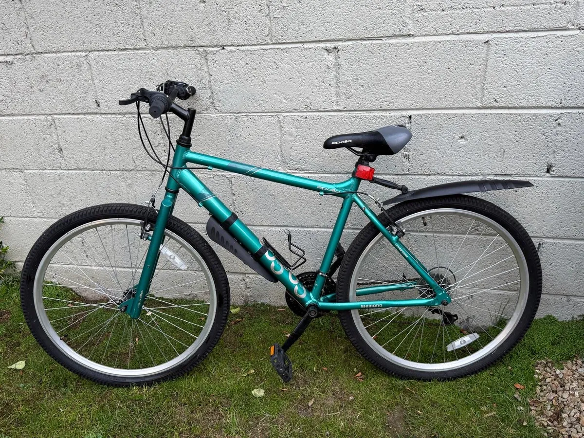 Apollo Cosmo Mens Hybrid Bike - Image 1