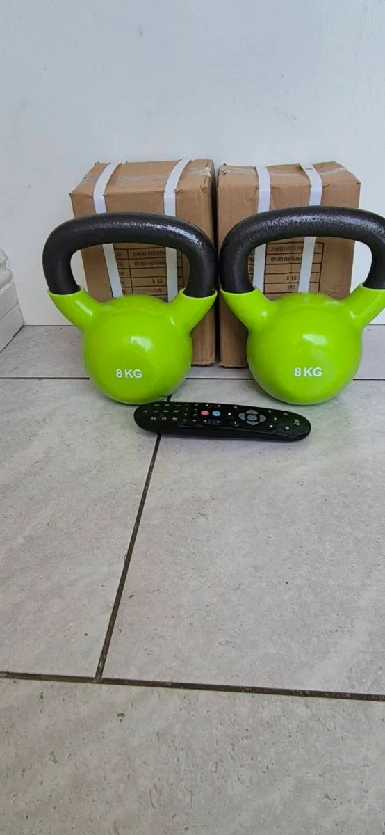 Brand new 2x8kilo cast iron kettlebells - Image 1