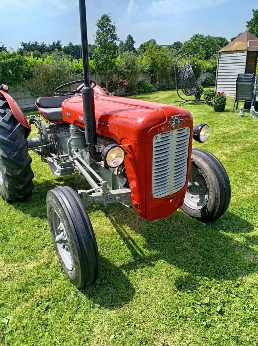 Vintage Tractor - Image 1