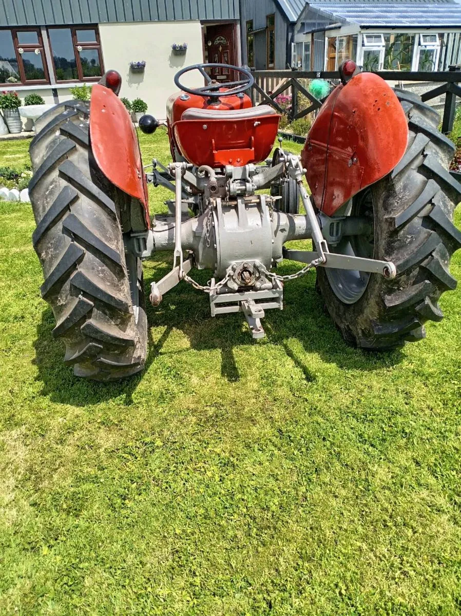 Vintage Tractor - Image 2