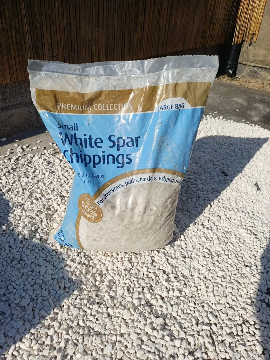 White Spar gravel chippings - Image 1