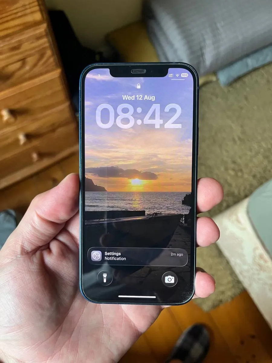 iPhone - Image 2