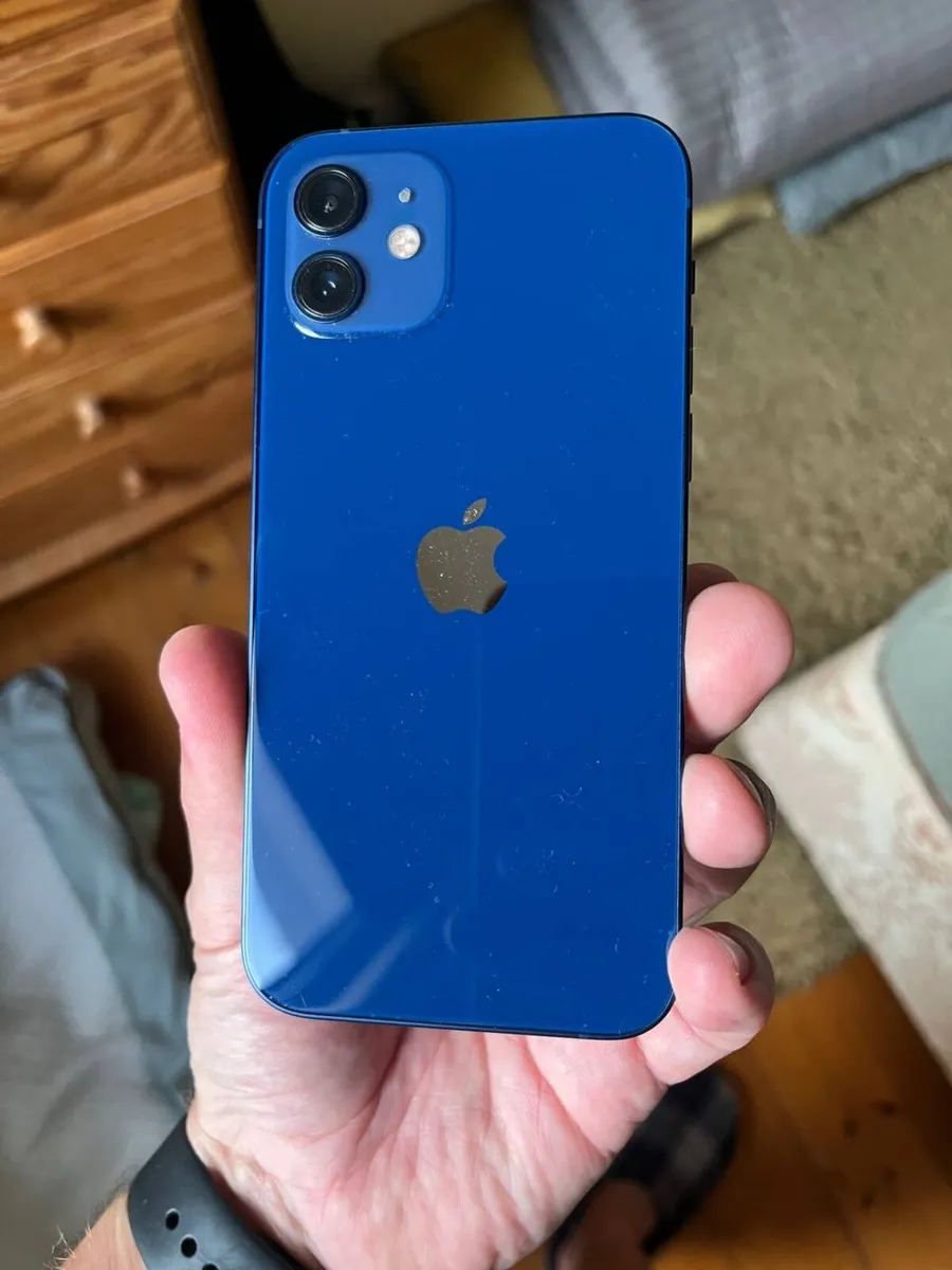iPhone - Image 1