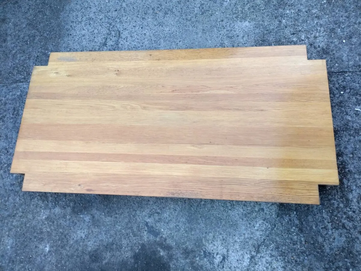 Solid Oak dining table - Image 1