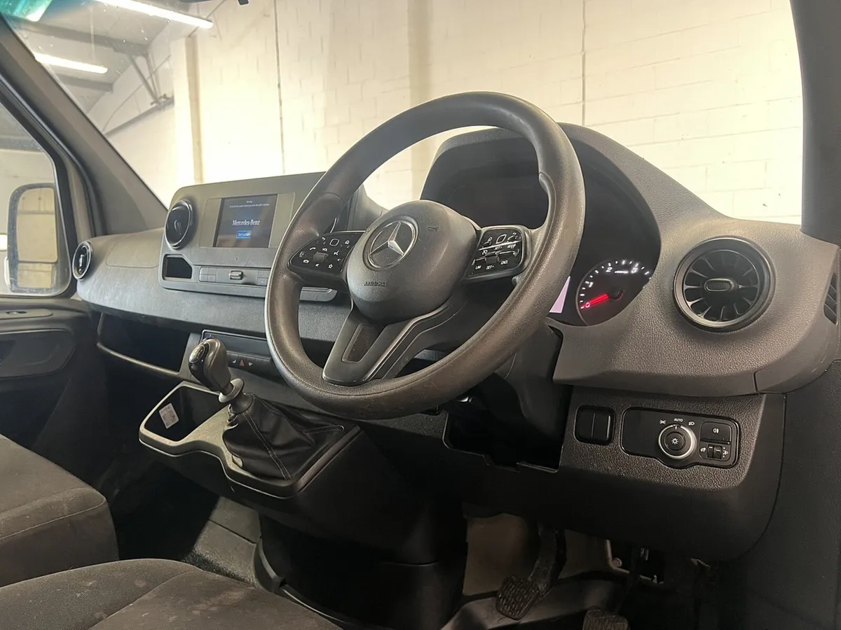 2023 Mercedes-Benz Sprinter Tipper Van - Image 4