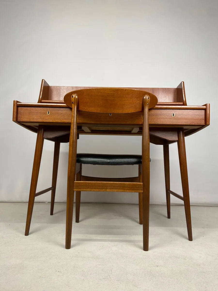 Mid Century Designer Desk & Chair - Image 2