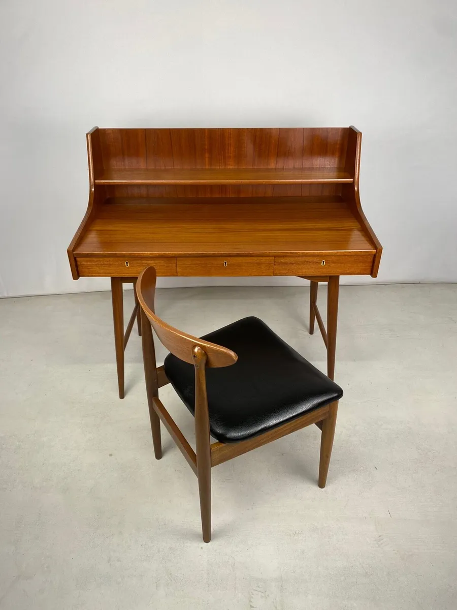 Mid Century Designer Desk & Chair - Image 3
