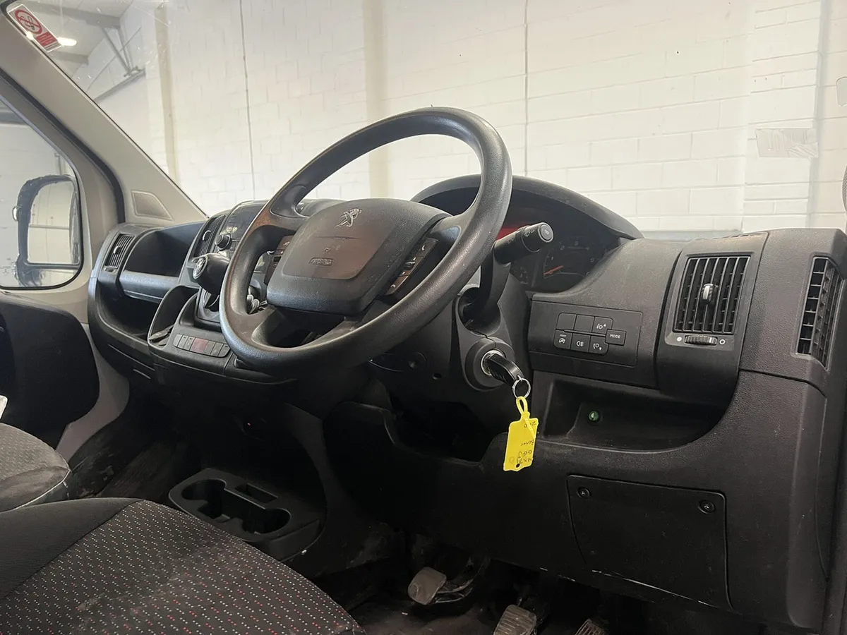 2021 Peugeot Boxer Tipper Van - Image 4