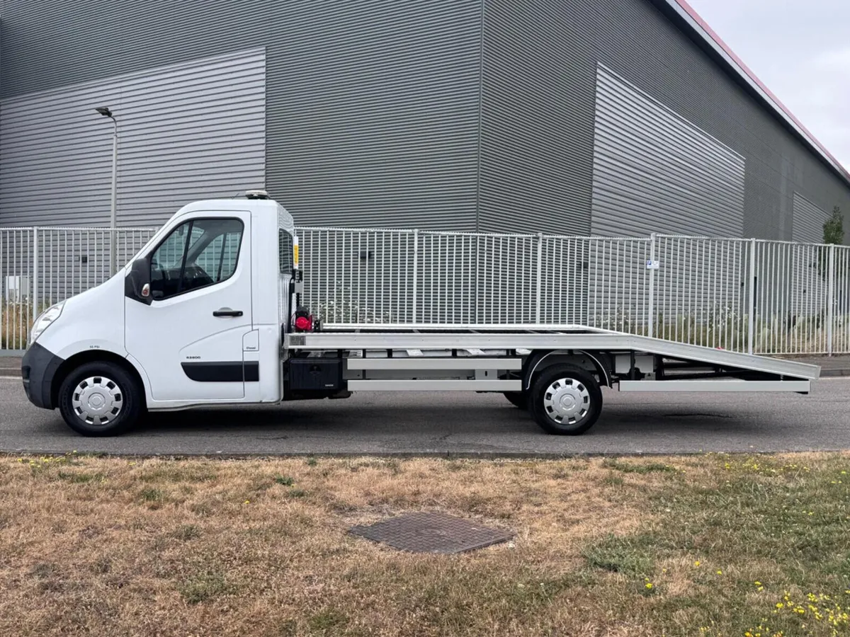 2018 Vauxhall Movano Transporter Van - Image 1
