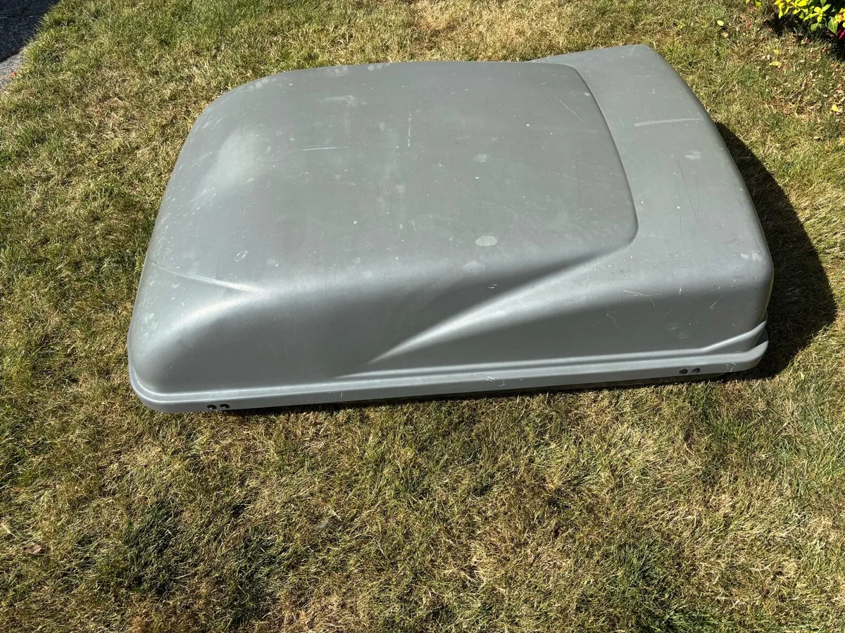 Roof box - Image 2