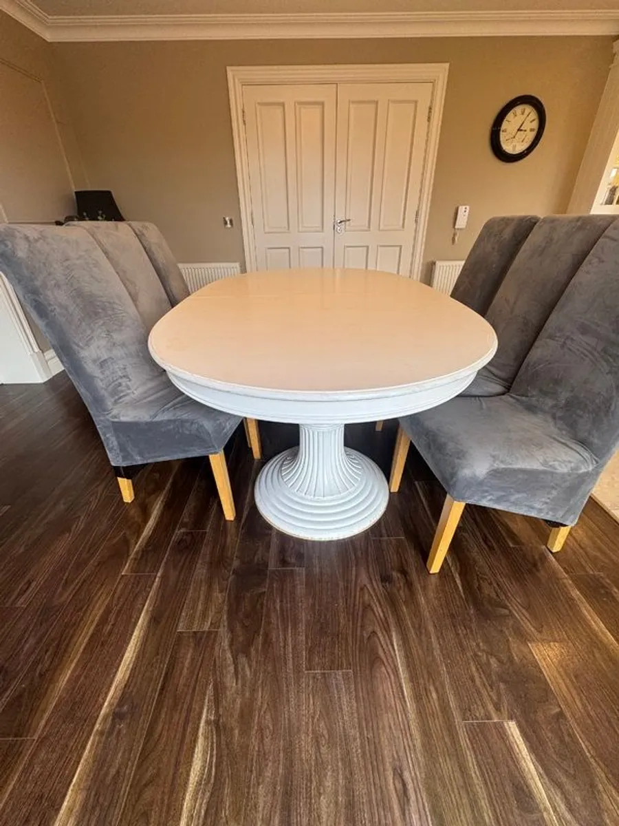 Dining Table & 6 chairs - Image 1