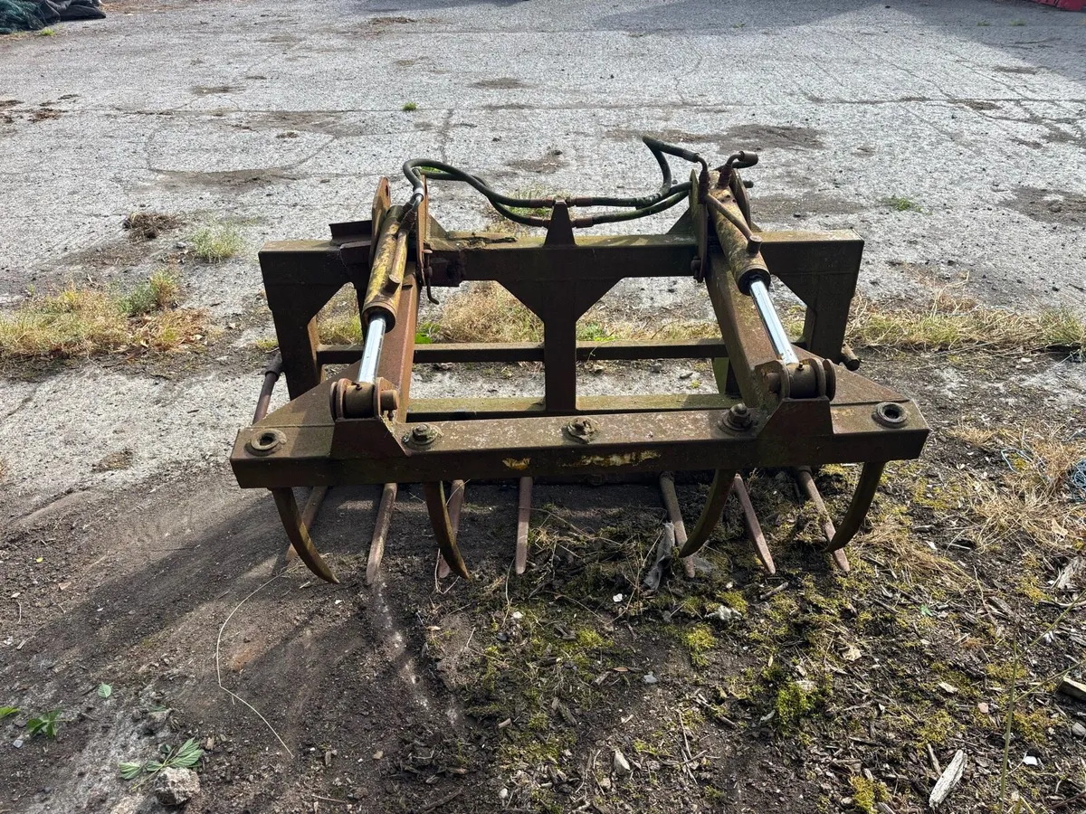 Selection of used farm machinery for sale - Image 3