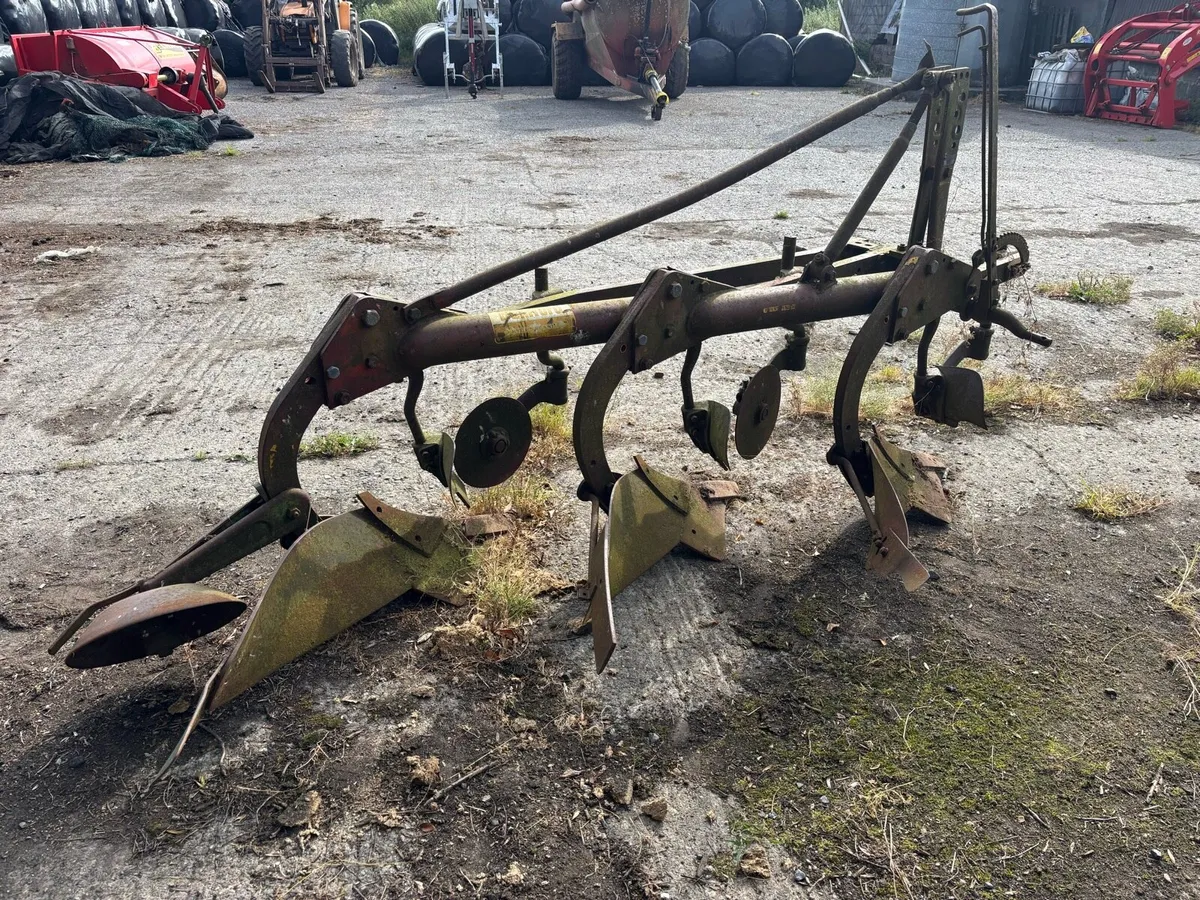 Selection of used farm machinery for sale - Image 4