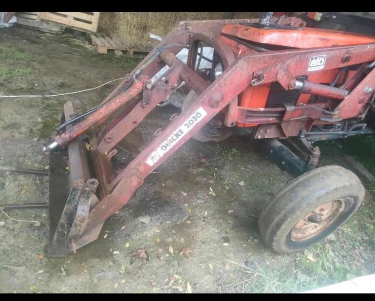 Zetor 5911 with loader - Image 3