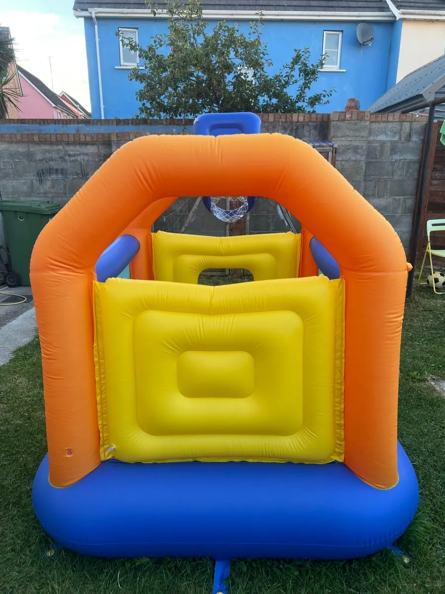 bouncing castle - Image 4