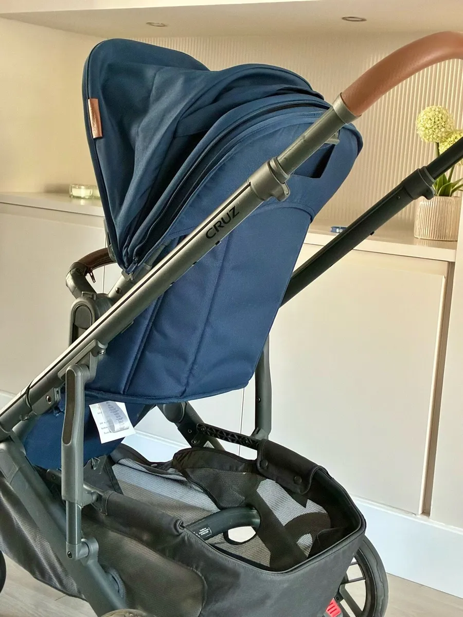 Navy Blue (Noa) Uppababy Cruz V2 Pushchair - Image 2