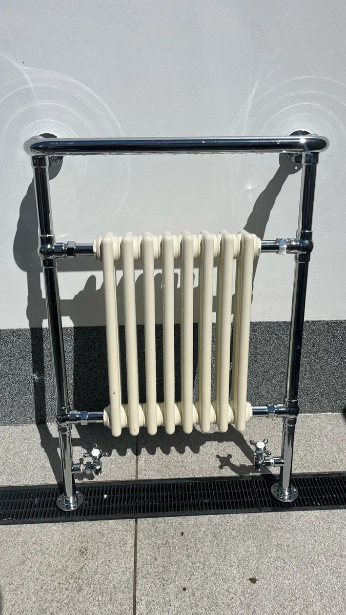 Vintage radiator - Image 1