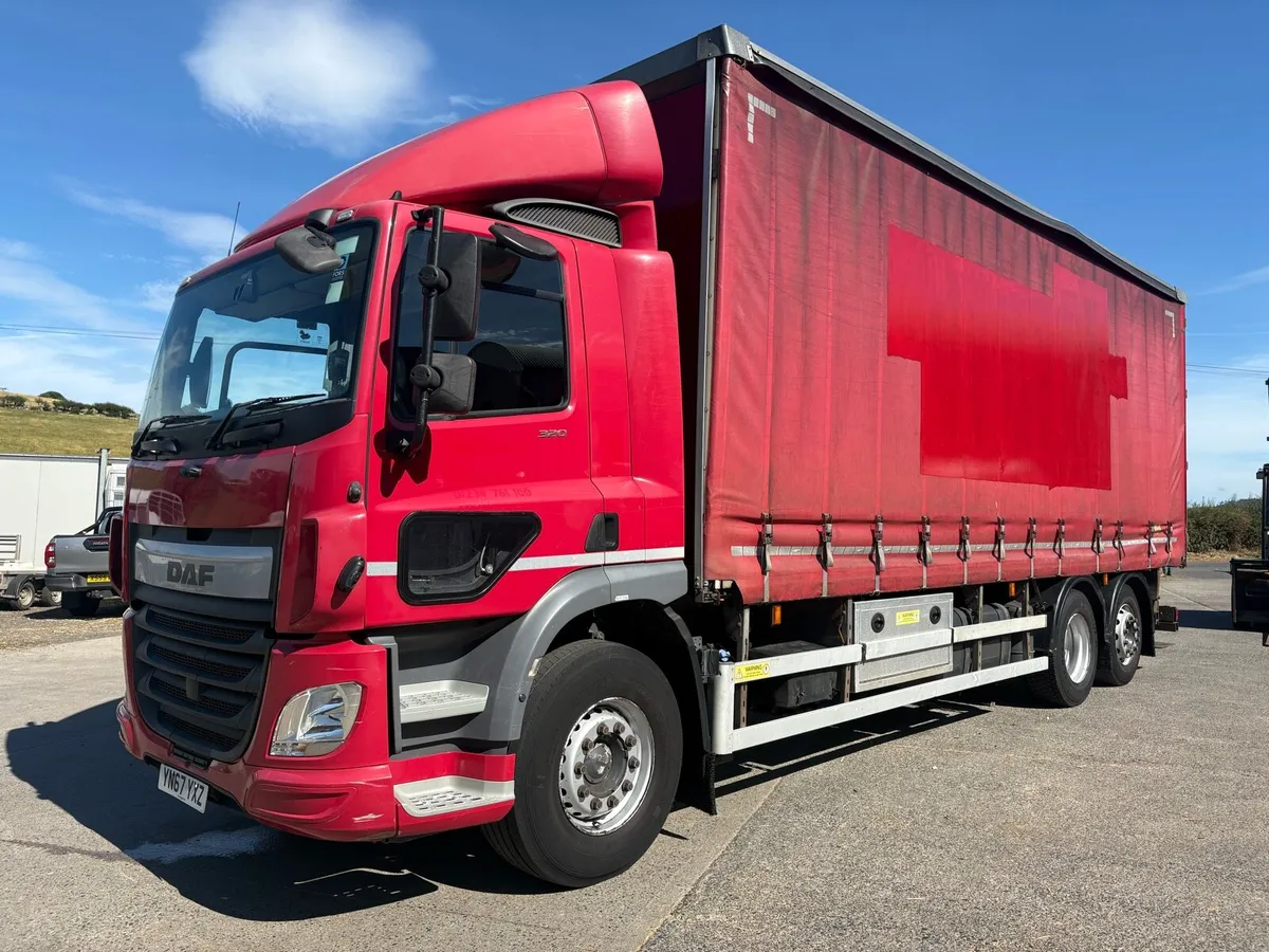 2018 Daf CF 320 6x2 Rigid Lorry c/w Moffett Kit - Image 1