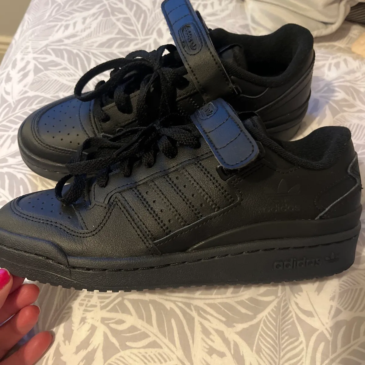 Kids school runners- size 4UK - Image 2