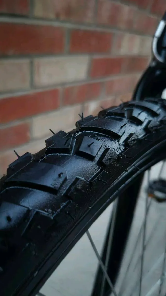 Mtb mountain bike 26 wheels bike like new - Image 3
