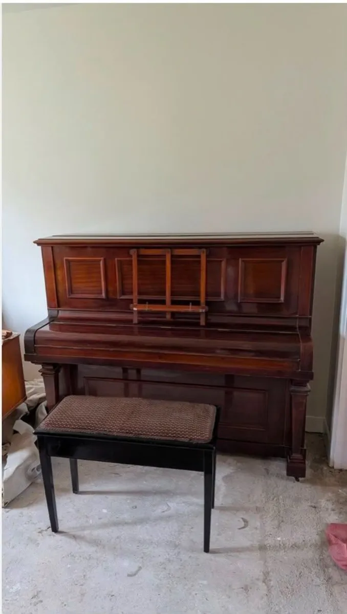 Piano - Image 1