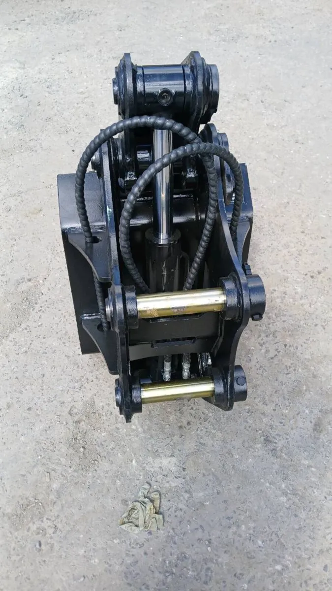 Hydraulic grab bucket for 6 ton 45mm pins - Image 3