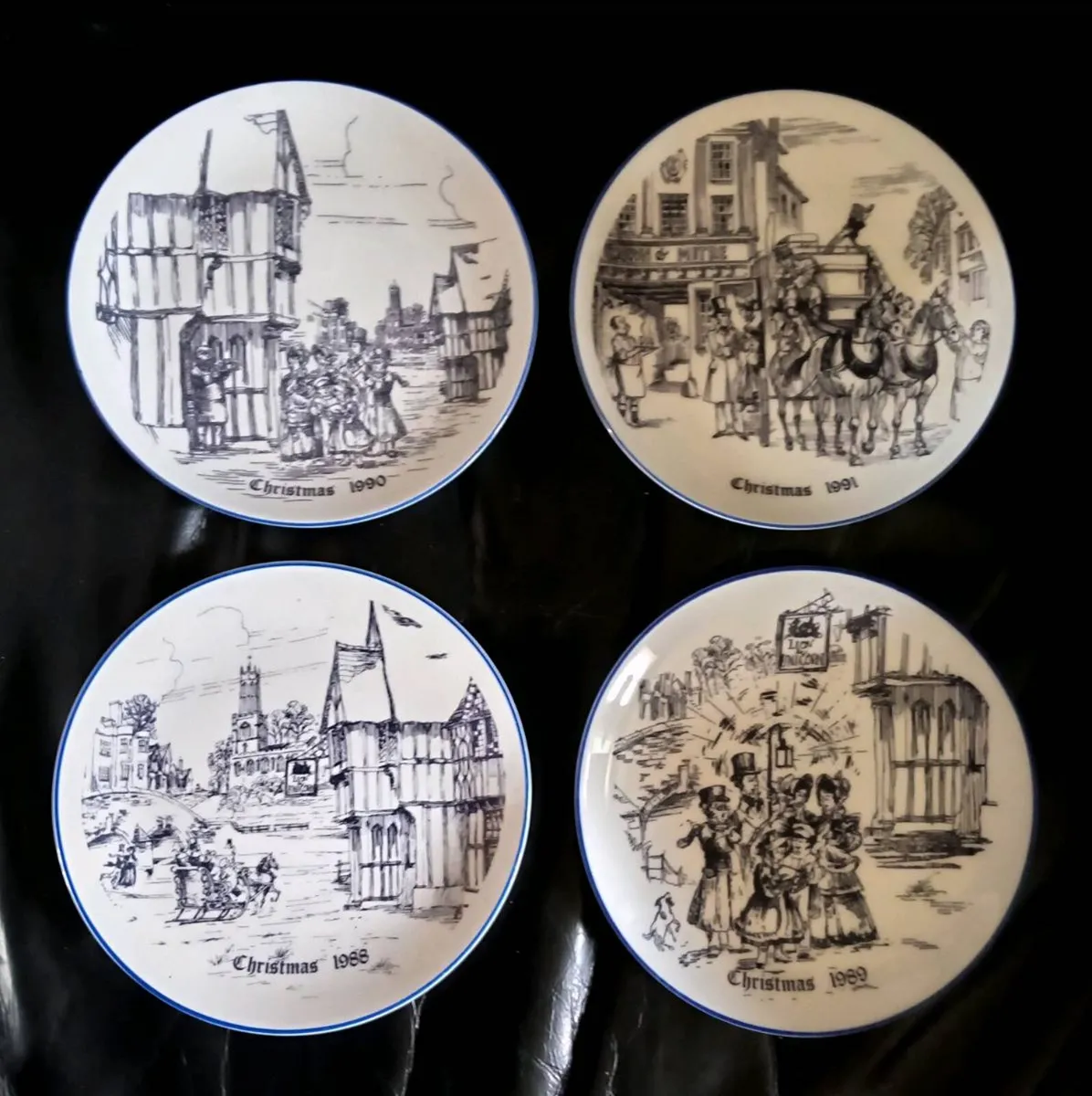 Four Coalport Christmas Plates - Image 1