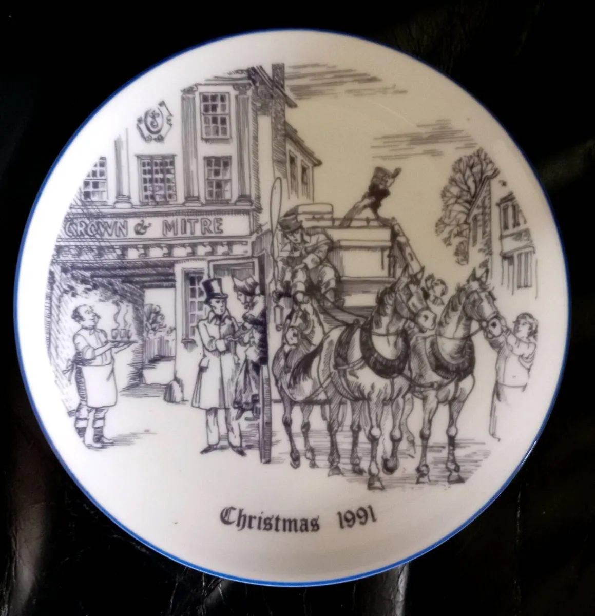 Four Coalport Christmas Plates - Image 3