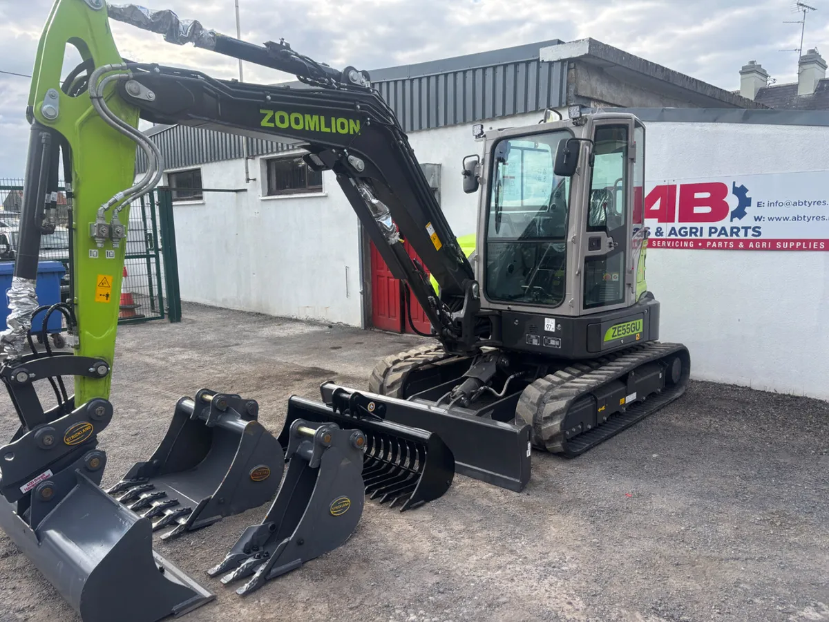 Zoomlion ZE55GU 5.5t Excavator For Sale - Image 1
